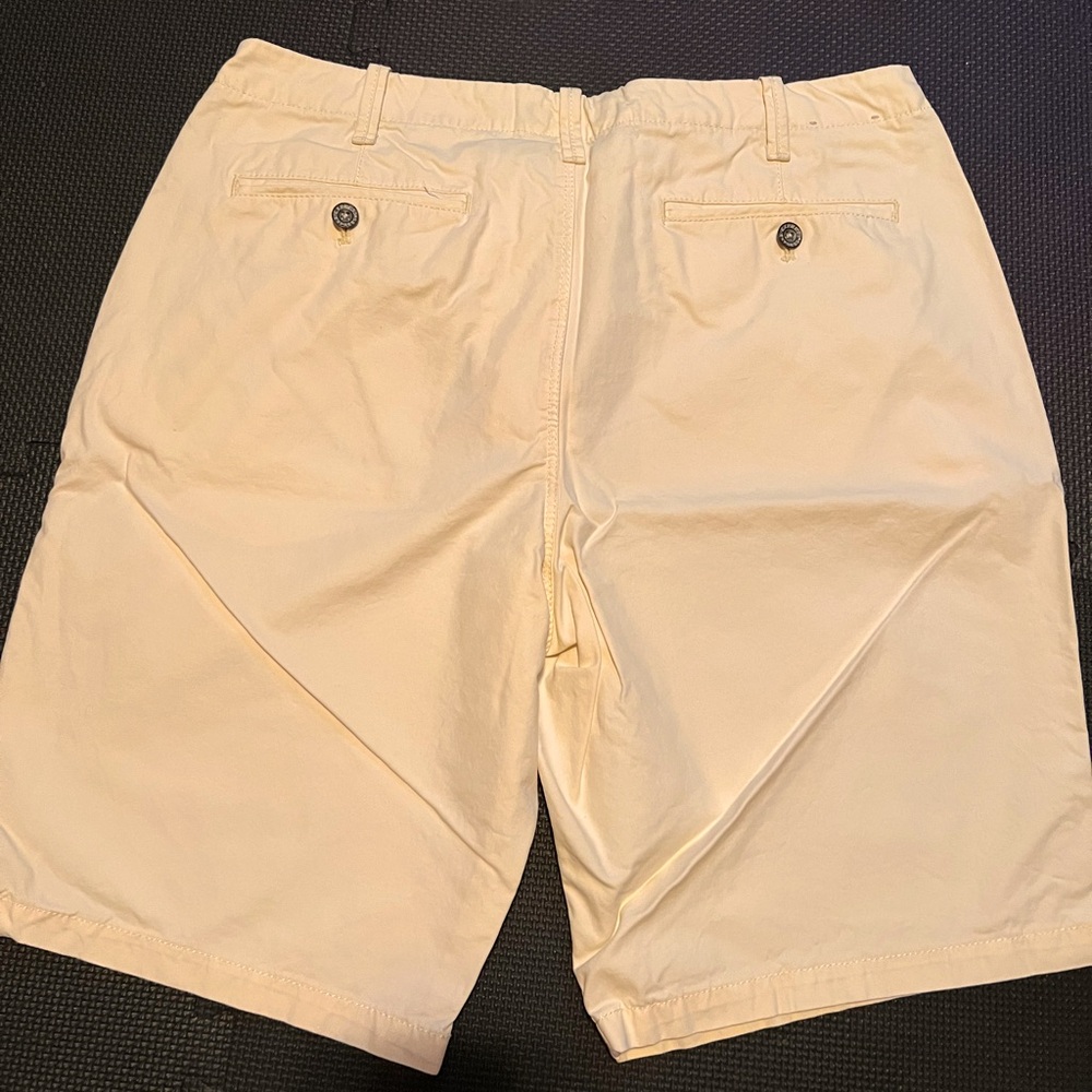Express Shorts - Yellow - Picture 3 of 4